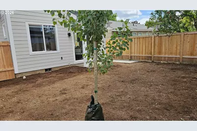 8805 N Dwight Ave, Portland, OR 97203 - Photo 41