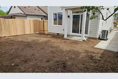 8805 N Dwight Ave, Portland, OR 97203 - Photo 39