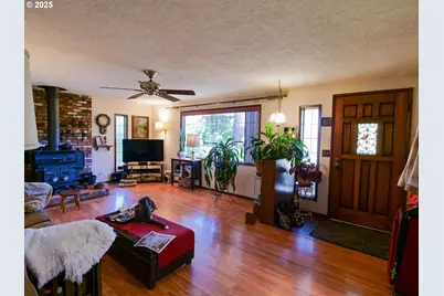 1801 SE 176th Ave, Portland, OR 97233 - Photo 5