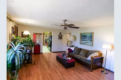 1801 SE 176th Ave, Portland, OR 97233 - Photo 7