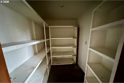 302 S 10th St, Coos Bay, OR 97420 - Photo 17