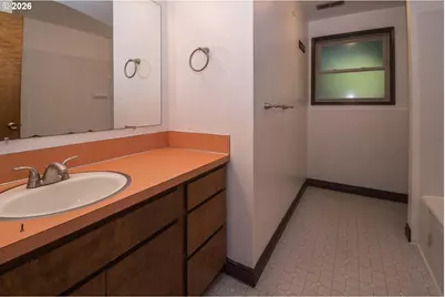 11611 NE Flanders St, Portland, OR 97220 - Photo 21