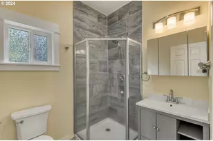 428 SE 30th Pl, Portland, OR 97214 - Photo 13