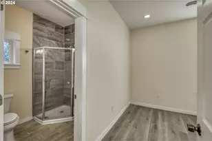 428 SE 30th Pl, Portland, OR 97214 - Photo 11