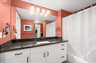 1132 SW 19th Ave, Portland, OR 97205 - Photo 25