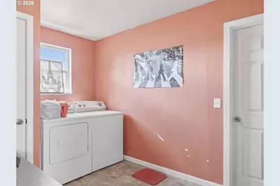 1732 E Washington Ave, Cottage Grove, OR 97424 - Photo 13