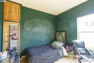1732 E Washington Ave, Cottage Grove, OR 97424 - Photo 13