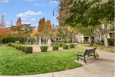 670 NE Adwick Dr, Hillsboro, OR 97006 - Photo 33