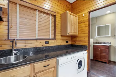 3330 SW 87th Ave, Portland, OR 97225 - Photo 29