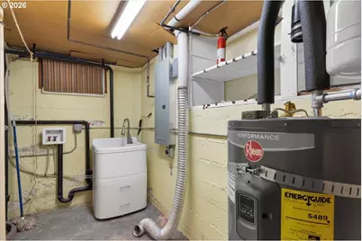 3330 SW 87th Ave, Portland, OR 97225 - Photo 23