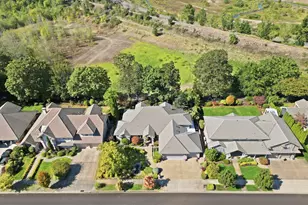 3910 Mirror Pond Way, Eugene, OR 97408 - Photo 3