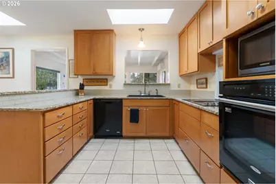 14085 SW Linda Ln, Beaverton, OR 97006 - Photo 15