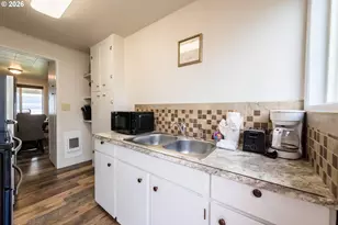 1933 NW Harbor Ave, Lincoln City, OR 97367 - Photo 15