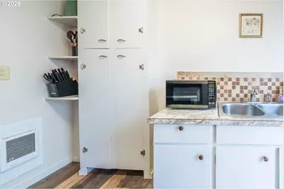 1933 NW Harbor Ave, Lincoln City, OR 97367 - Photo 17