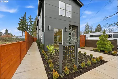 11715 SE Ash St, Portland, OR 97216 - Photo 3