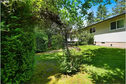 440 NW Yonia Ct, Hillsboro, OR 97124 - Photo 31