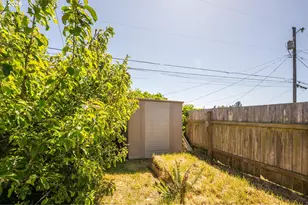 1535 Garfield St, North Bend, OR 97459 - Photo 17