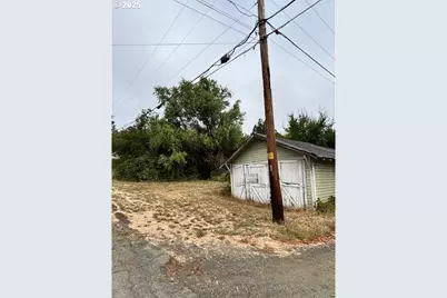 1218 NE Klamath Ave, Roseburg, OR 97470 - Photo 7