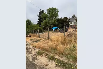 1218 NE Klamath Ave, Roseburg, OR 97470 - Photo 9