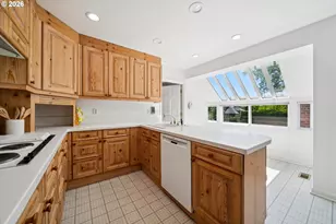 8500 SW Cashmur Ln, Portland, OR 97225 - Photo 11