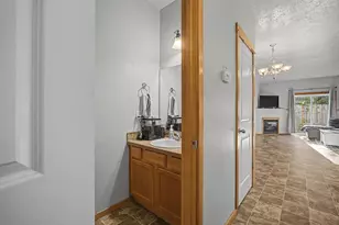 744 E Hist Columbia River Hwy, Troutdale, OR 97060 - Photo 5