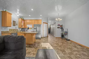 744 E Hist Columbia River Hwy, Troutdale, OR 97060 - Photo 11