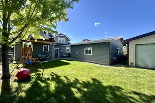 10303 S D St, Island City, OR 97850 - Photo 5