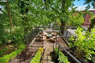 2104 SW Spring St, Portland, OR 97201 - Photo 37