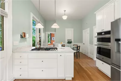 2104 SW Spring St, Portland, OR 97201 - Photo 13