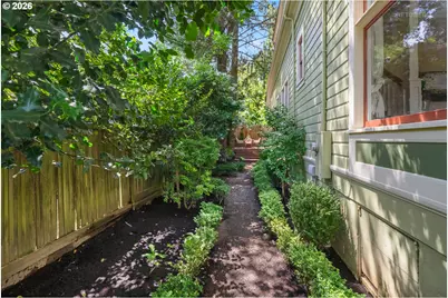 2104 SW Spring St, Portland, OR 97201 - Photo 35