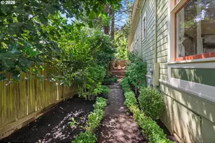 2104 SW Spring St, Portland, OR 97201 - Photo 35