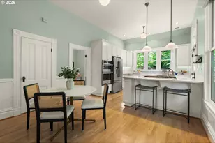 2104 SW Spring St, Portland, OR 97201 - Photo 9