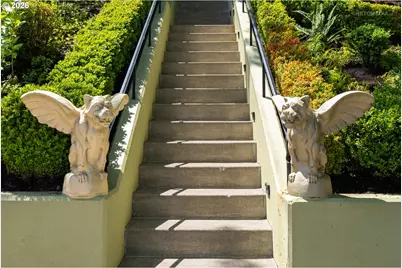 2104 SW Spring St, Portland, OR 97201 - Photo 3