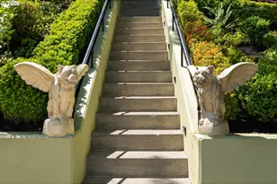 2104 SW Spring St, Portland, OR 97201 - Photo 3