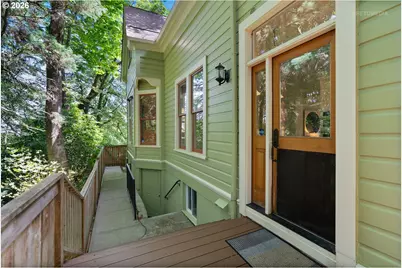 2104 SW Spring St, Portland, OR 97201 - Photo 33