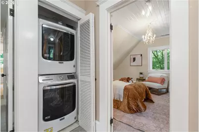 2104 SW Spring St, Portland, OR 97201 - Photo 27