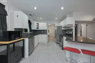 11251 SW Capitol Hwy, Portland, OR 97219 - Photo 9