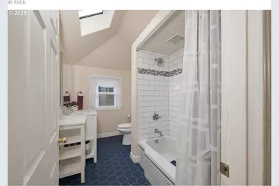 11251 SW Capitol Hwy, Portland, OR 97219 - Photo 15