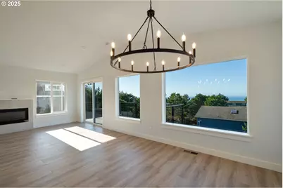 110 Crescent St, Tillamook, OR 97141 - Photo 11