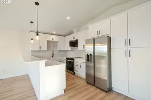 110 Crescent St, Tillamook, OR 97141 - Photo 15