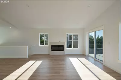 110 Crescent St, Tillamook, OR 97141 - Photo 5