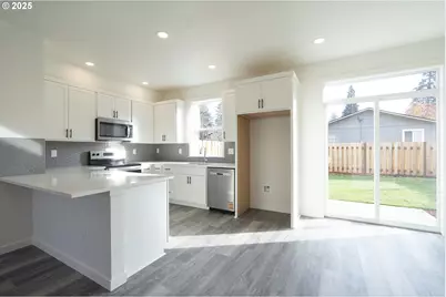 14718 SE Powell Blvd, Portland, OR 97236 - Photo 5