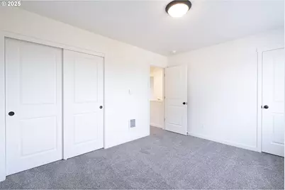 14718 SE Powell Blvd, Portland, OR 97236 - Photo 11