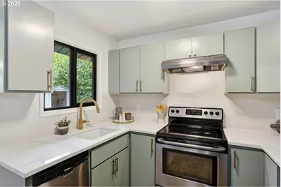 12019 NE Sacramento St, Portland, OR 97220 - Photo 17