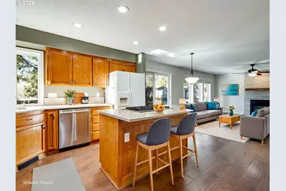 1077 SE Dogwood Ln, Gresham, OR 97080 - Photo 11