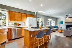 1077 SE Dogwood Ln, Gresham, OR 97080 - Photo 11