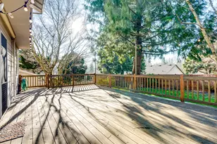 1077 SE Dogwood Ln, Gresham, OR 97080 - Photo 41