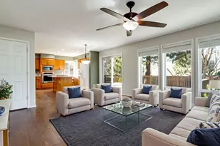 1077 SE Dogwood Ln, Gresham, OR 97080 - Photo 5