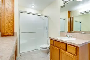 1077 SE Dogwood Ln, Gresham, OR 97080 - Photo 37