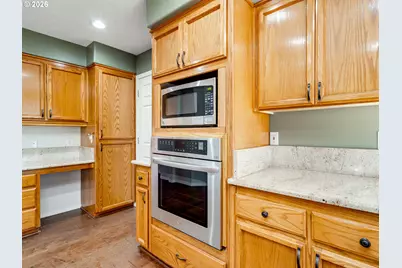 1077 SE Dogwood Ln, Gresham, OR 97080 - Photo 13